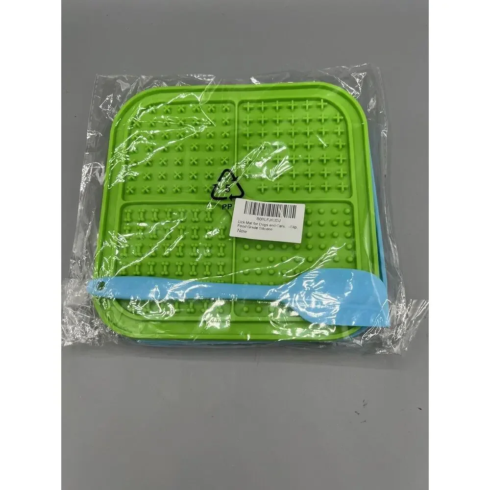 Pet Silicone Suction Licking Mat Dogs and Cats, 2 Pack 8x8